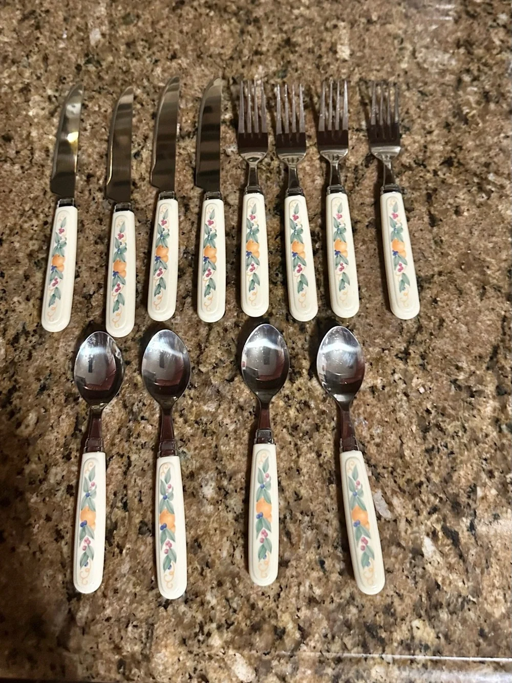 Corelle Abundance pattern Cutlery Set - 12-Piece Home Dining Flatware